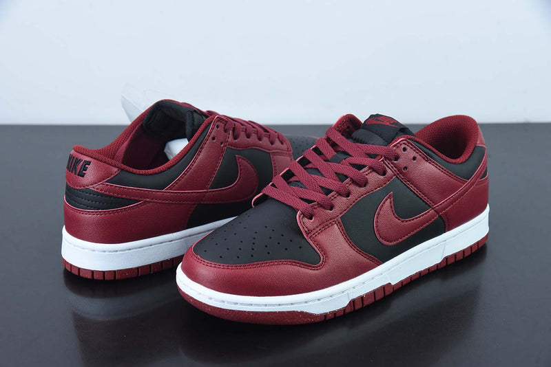 Tênis SB Dunk Low – Modelo “Gym Red” (Vermelho/Branco)