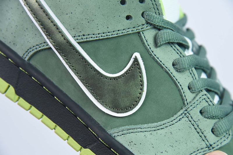 Tênis SB Dunk Low – Modelo “Green Lobster” (Verde/Branco) – Colaboração Concepts