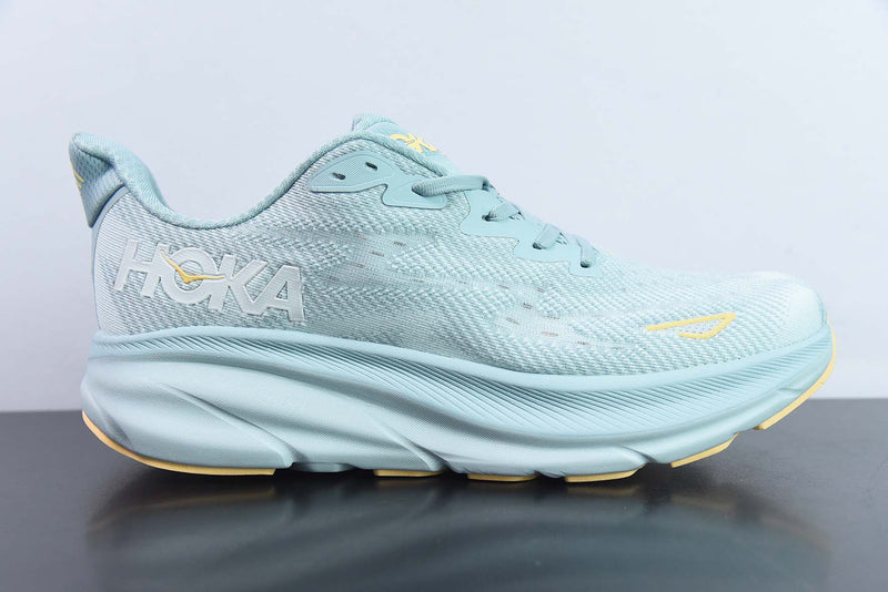 HOKA ONE ONE Clifton