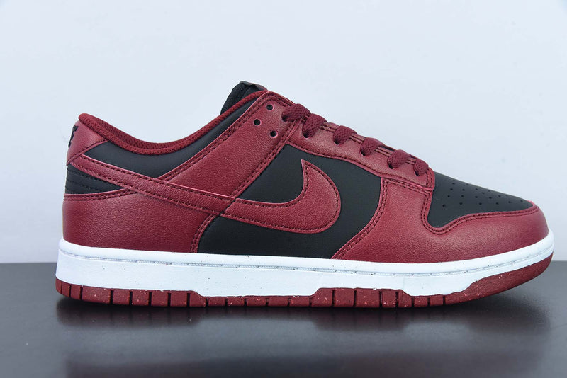 Tênis SB Dunk Low – Modelo “Gym Red” (Vermelho/Branco)