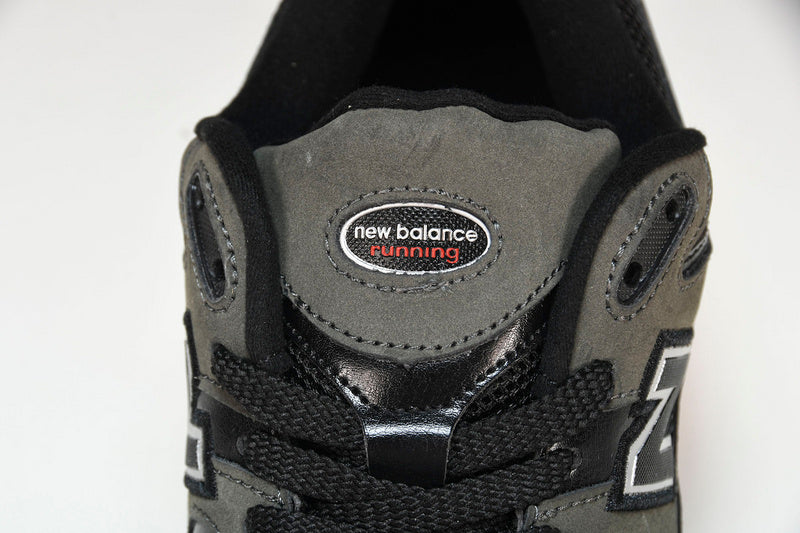 NEW BALANCE 2002