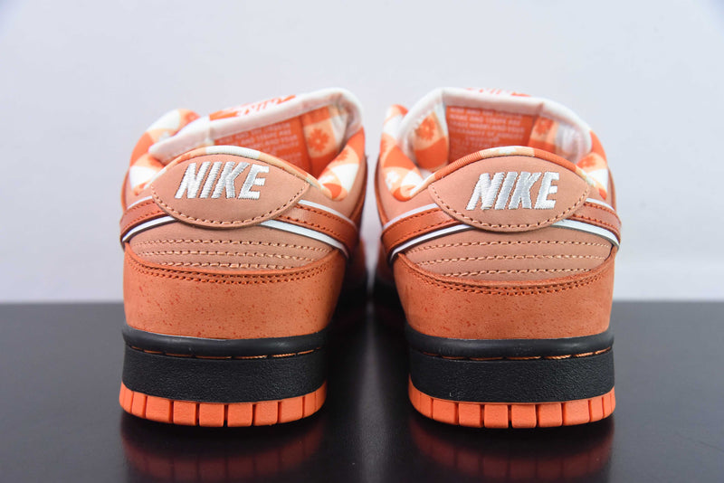 Tênis SB Dunk Low – Modelo “Orange Lobster” (Laranja/Branco) – Edição Concepts
