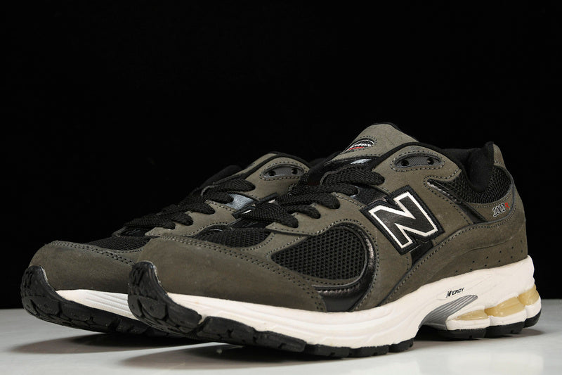 NEW BALANCE 2002
