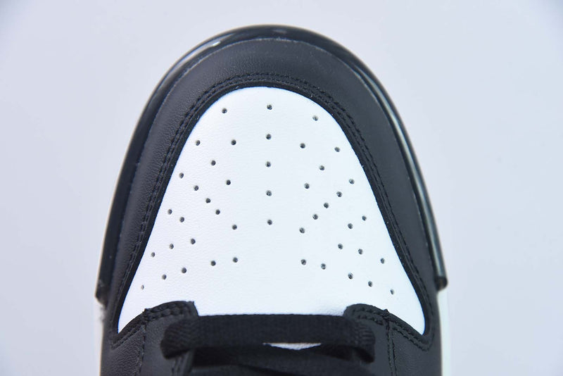 Tênis SB Dunk Low – Modelo “Twist Panda” (Preto/Branco) – Design Contrastante