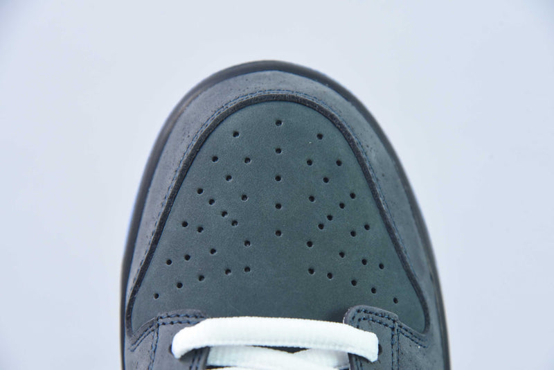 Tênis SB Dunk Low – Modelo “Blue Lobster” (Azul/Branco) – Edição Concepts