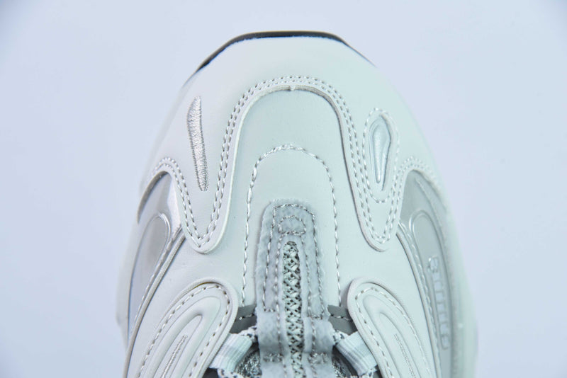 New Balance 1000