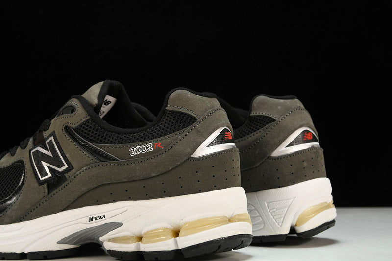 NEW BALANCE 2002