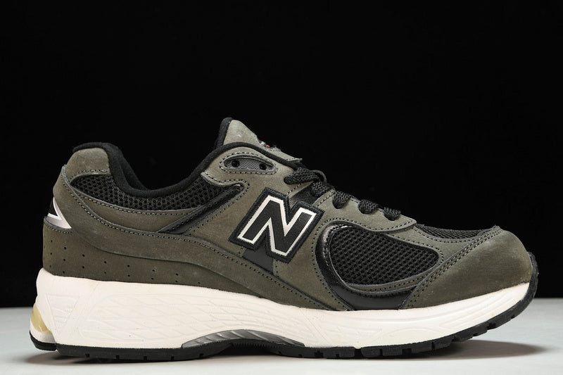 NEW BALANCE 2002