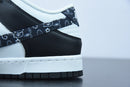 Tênis SB Dunk Low – Modelo “Black Paisley” (Estampa Exclusiva)