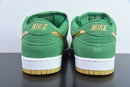 Tênis SB Dunk Low – Modelo “Shamrock” (Verde/Branco)