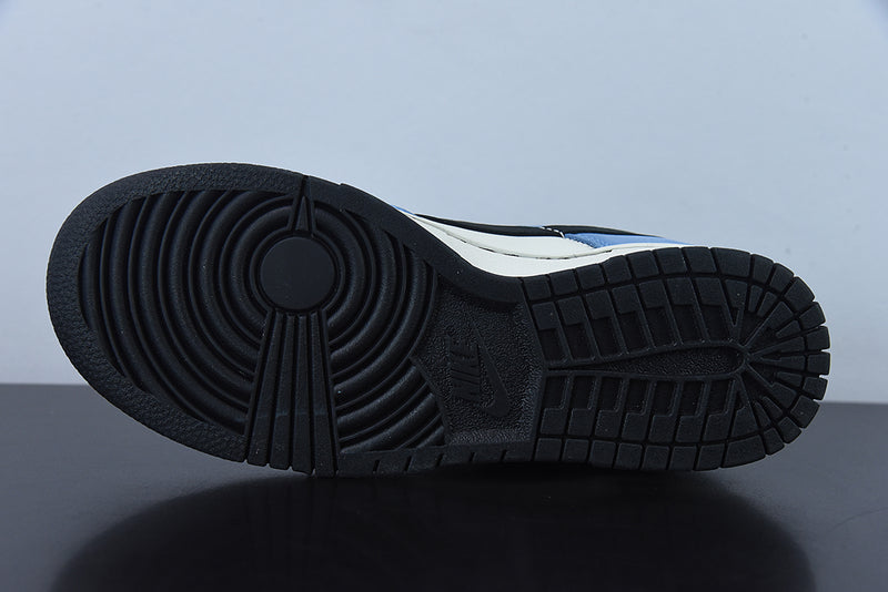 Tênis SB Dunk Low – Modelo “AE86” (Preto/Branco)
