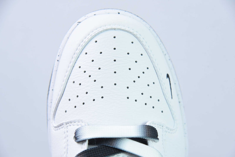 Tênis SB Dunk Low – Modelo “Kobe” (Roxo/Amarelo