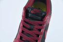 Tênis SB Dunk Low – Modelo “Gym Red” (Vermelho/Branco)