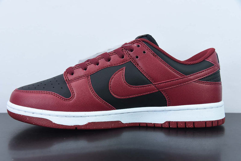 Tênis SB Dunk Low – Modelo “Gym Red” (Vermelho/Branco)