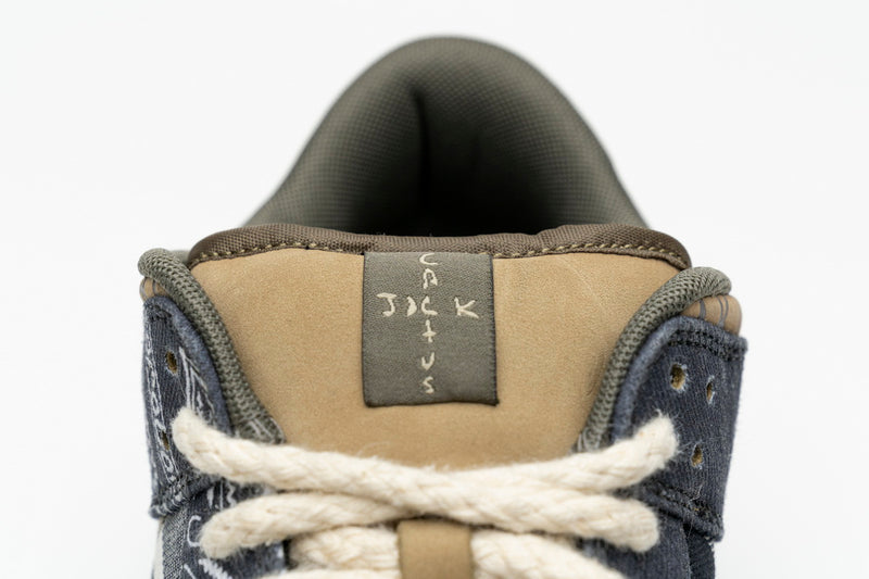 Tênis SB Dunk Low Travis Scott “Jackboys”