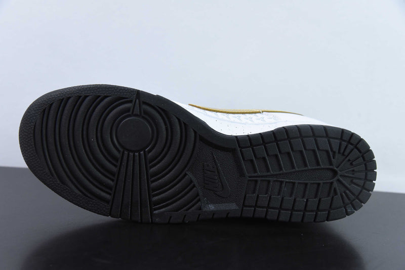Tênis SB Dunk Low – Modelo “Kobe” (Roxo/Amarelo